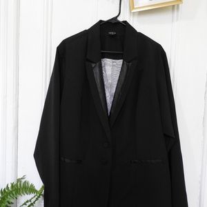 Black Blazer w/ Faux Leather Trim - Lined 4x